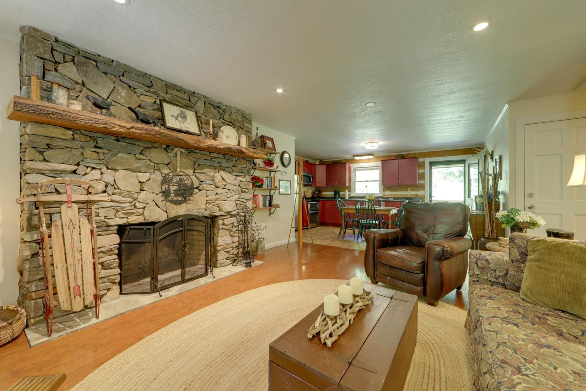 North Carolina Cabin - Hot Tub, Near Coopers Creek 브라이슨시티 외부 사진